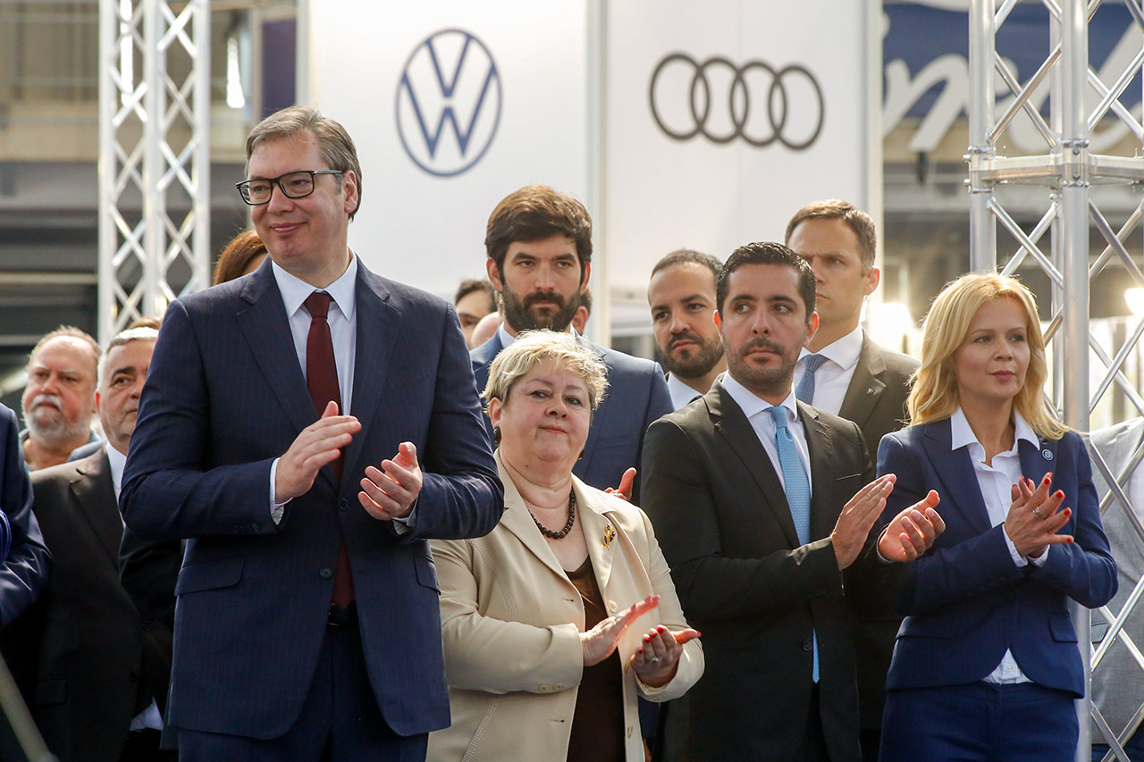 Predsednik Vučić otvorio sajmove automobila i motocikala