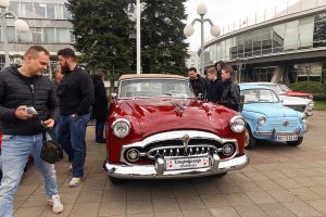 Oldtajmeri iz cele Srbije na jednom mestu – Na platou Beogradskog sajma priređen spektakl za sve ljubitelje klasike